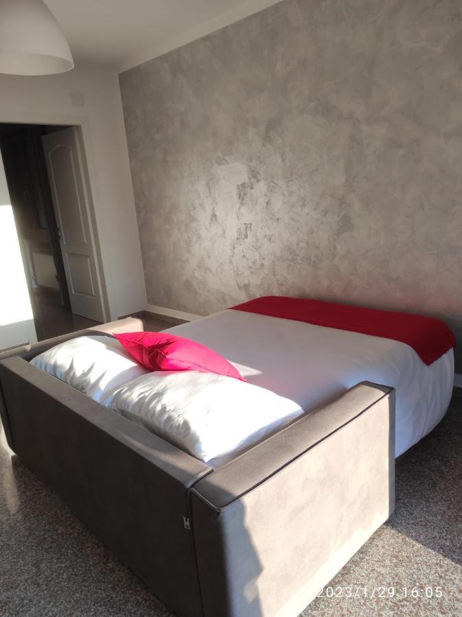 Red Tower Venice Apartment - 2 Mins From Vce Airport- Free Wifi Tessera Zewnętrze zdjęcie